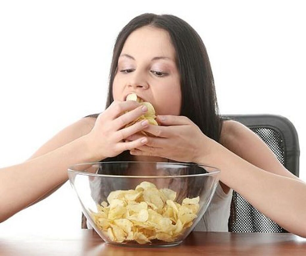 Snacks-urile dau dependență. Motivul pentru care e greu să renunți la acest aliment