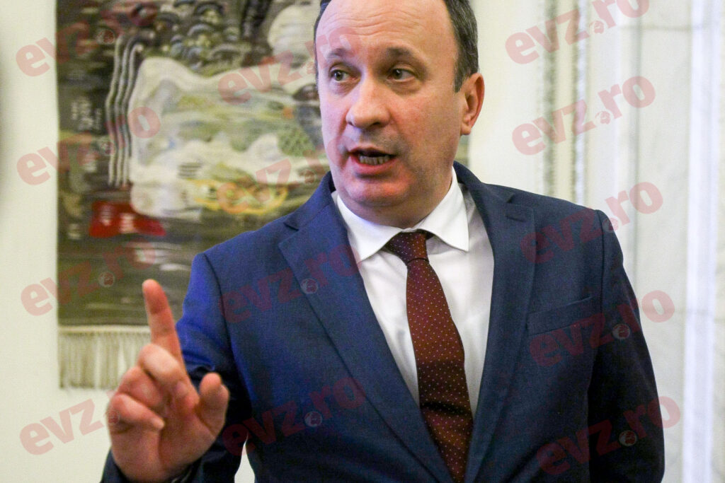 Ministrul Câciu, reacție dură la acuzațiile lui Rareș Bogdan: Problemele din învățământ nu sunt rezolvate din cauza liberalilor
