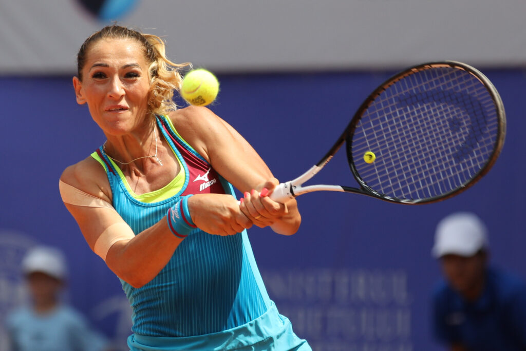 Alexandra Candațu, 213 WTA, a învins-o pe fosta ocupantă a locului trei în lume. Elina Svitolina câștigase primul set cu 6-1