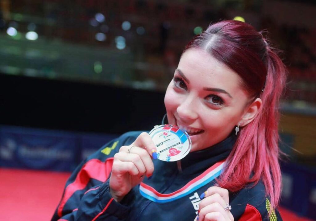 Victorie uriașă pentru Bernadette Szocs la Macao. Românca a eliminat-o pe ocupanta locului 5 mondial, Chen Xingtong