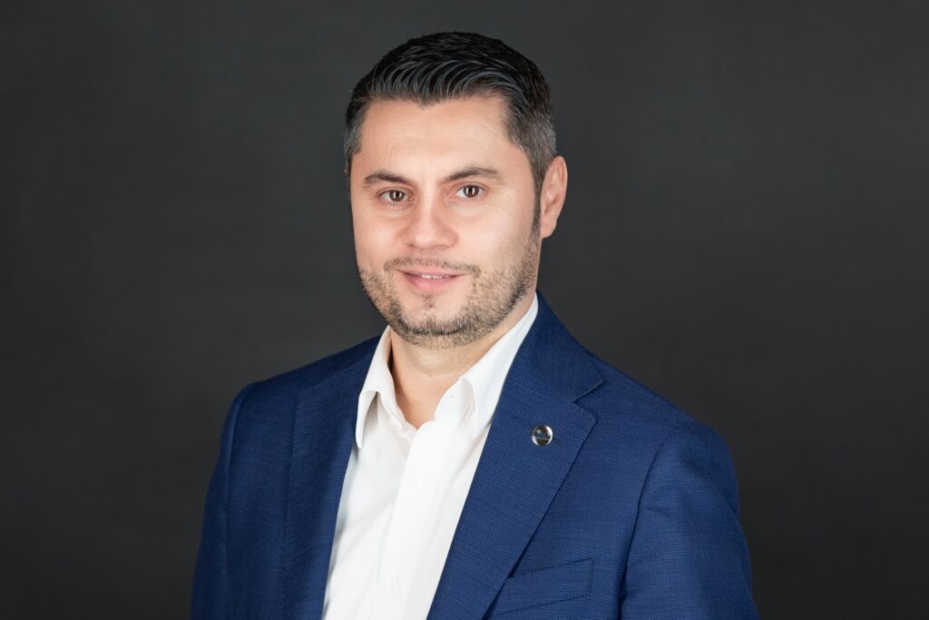 Gala „Excelență în Management”. Cosmin Bradea, cargo-partner: „Infrastructura aeroportuară, maritimă, feroviară și rutieră lasă de dorit în România”