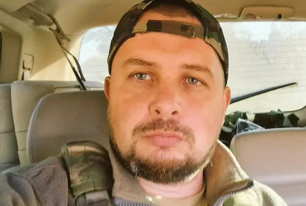 Înmormântarea bloggerului militar Vladen Tatarski, ucis într-un atac cu bombă. Mercenarii din Wagner au depus pe sicriu un topor