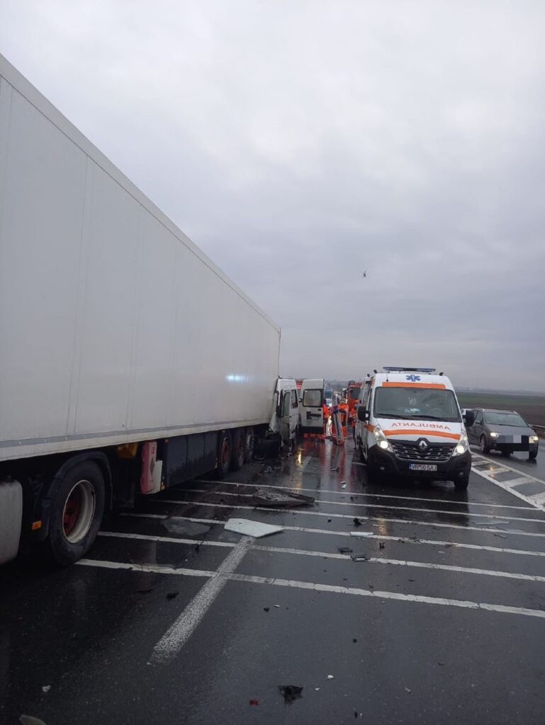 Accident grav produs în Vrancea. Două persoane au decedat și una a fost rănită grav. Video