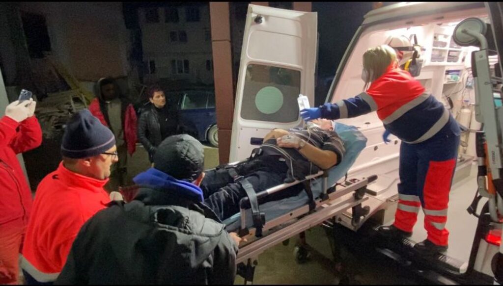 O angajată a MApN, foarte beată, a lovit un biciclist. După accident, purtătoarea de uniformă a adormit în mașină