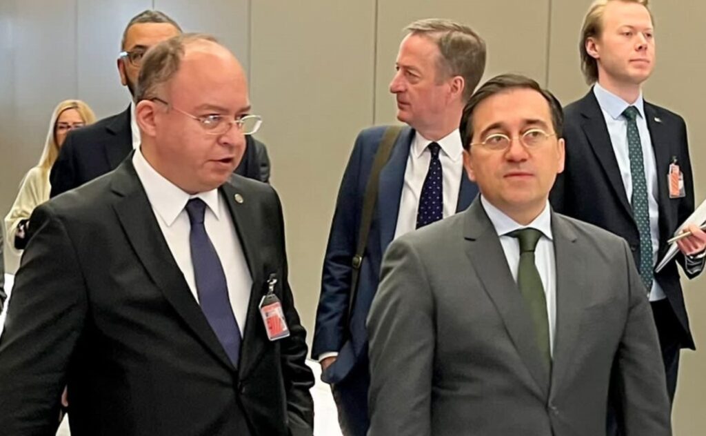 Tema acordării dublei cetățenii pentru români, subiect de discuție între ministrul de Externe Bogdan Aurescu și omologul său din Spania