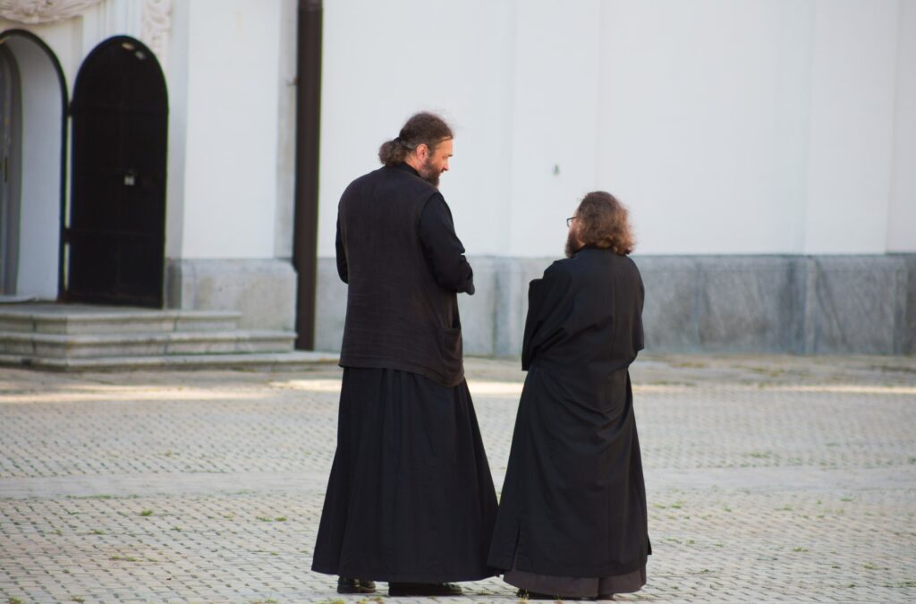 Împărăția lui Dumnezeu, principalul câștig al unui călugăr. Ce venituri obțin clericii români