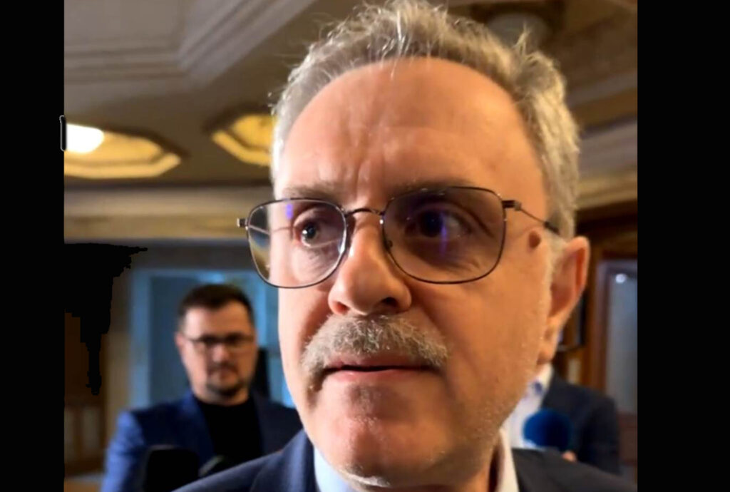 News Alert. Momente dramatice la Parlament. Cristian Roșu, încolțit de Simion, Tănasă și Coarnă. Șeful ASF decontează scandalul Euroins