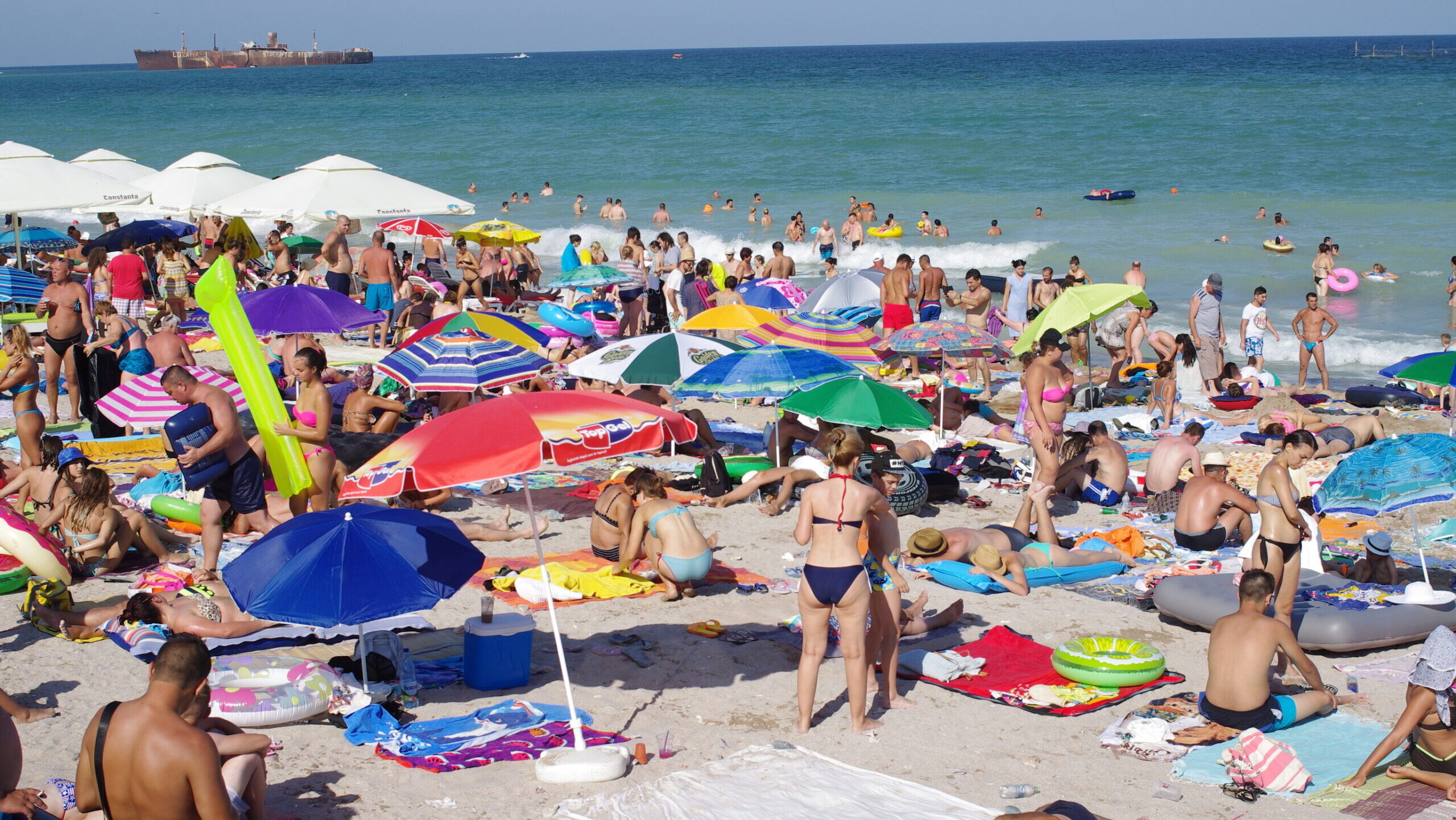 Record de turiști pe litoralul românesc de Ziua Marinei și Sfânta Maria. Numărul e impresionant