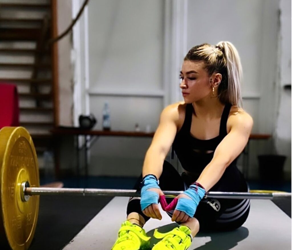 Cea mai frumoasă halterofilă din România a câștigat argintul la Mondialele din Brazilia. Strategia impusă de Nicu Vlad este una de succes