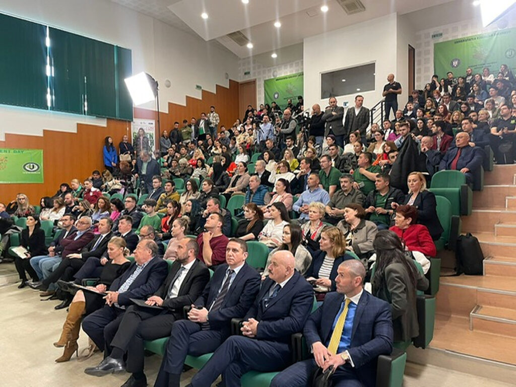 Ecuația viitorului, scrisă la Săptămâna Verde a Pământului