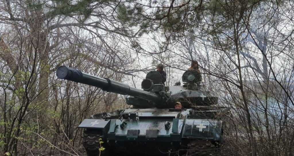 Război în Ucraina, ziua 419. Următoarele luni vor fi foarte intense pe front, estimează Mircea Geoană: Marea Britanie va livra Kievului obuzierul utopropulsat AS-90. Video