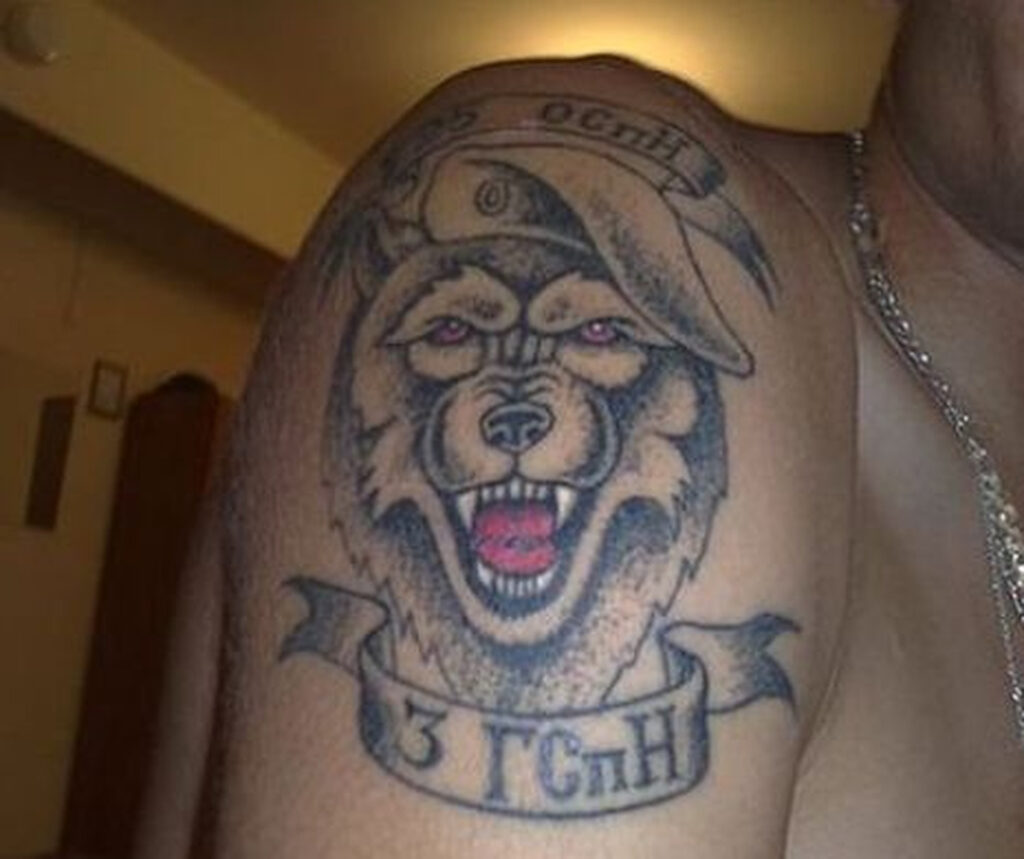 Un bărbat care a cheltuit peste 160.000 de lire sterline ca să se tatueze susține că și-a îmbunătățit viața amoroasă