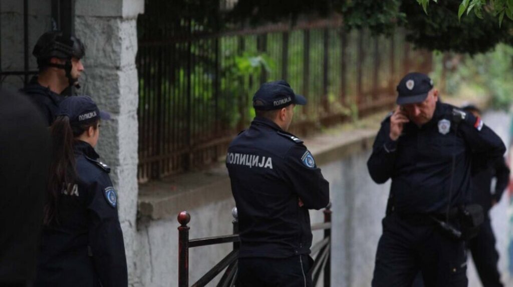 Sârbii au început să predea armele deținute ilegal. Mulți dintre ei aveau mine și dispozitive explozive