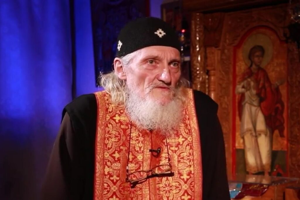 Dragoș Pâslaru, actorul care s-a călugărit după ce a fost torturat de mineri. Cum s-a schimbat viața lui