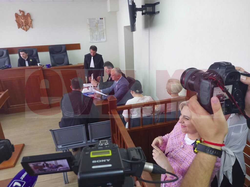 Apărătorii lui Igor Dodon. Primarul de Chişinău, inclus în listă