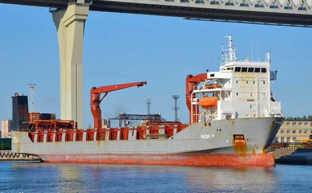 Africa de Sud acuzată de SUA că a livrat arme Rusiei. Cargoul rus a fost încărcat în decembrie într-o bază navală