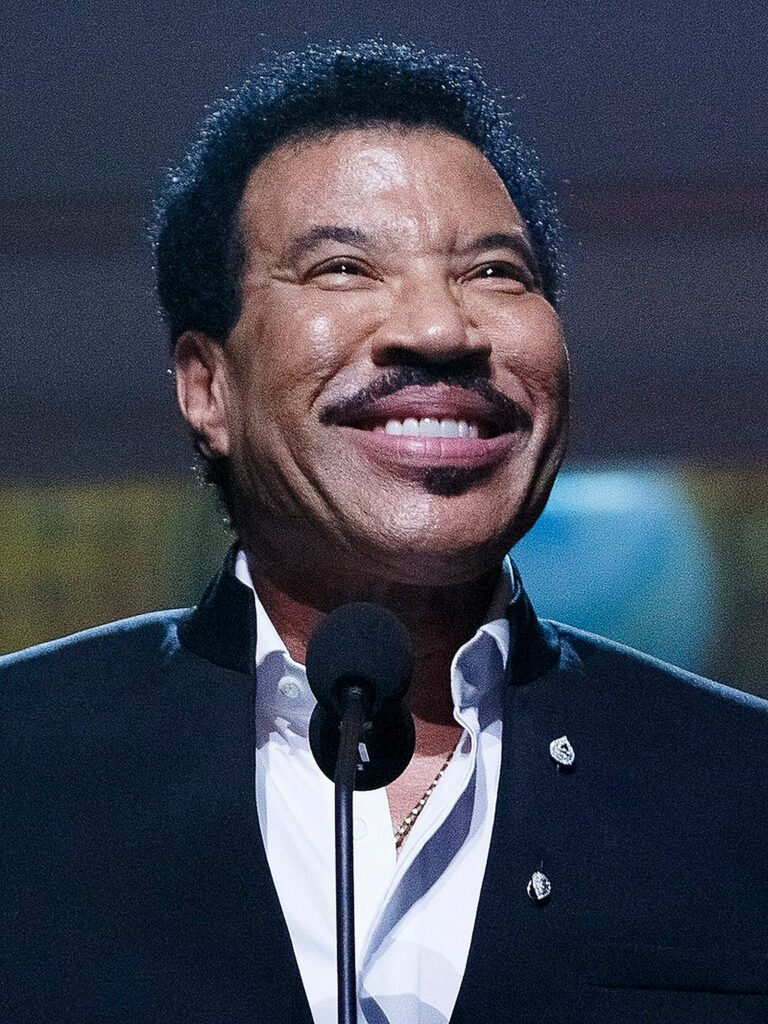 Încoronarea Regelui Charles. Legendarul cântăreț Lionel Richie, dezvăluiri înainte de marele concert: Mă simt ca un copil de Crăciun