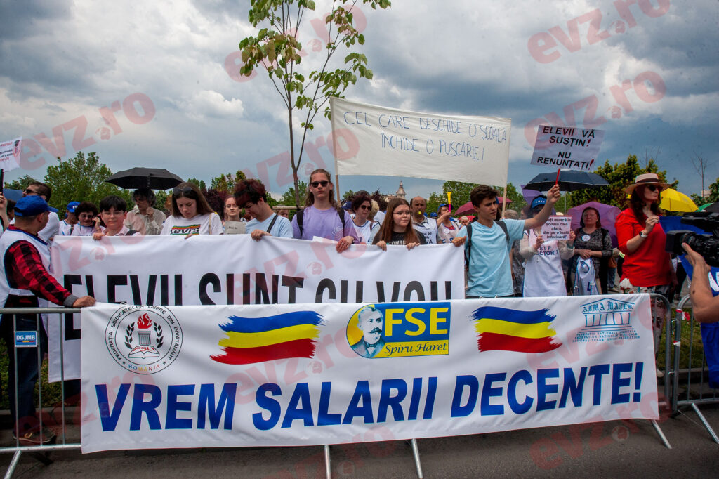 Proteste masive ale profesorilor din Cluj. Peste 6.000 de dascăli, în grevă la catedră