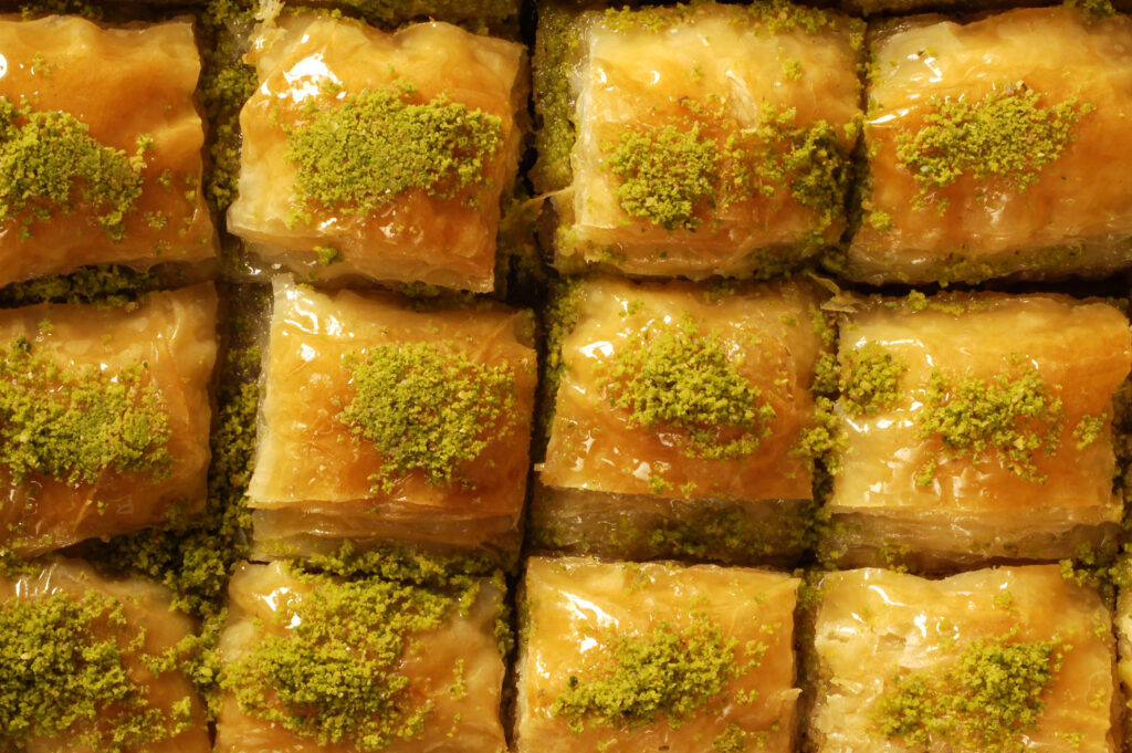 Baklava, un desert turcesc cu secole de istorie. Cea mai populară și simplă rețetă