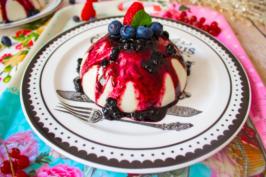 Budincă de griș, cu lapte și brânză de vaci. Rețeta poate fi adaptată și pentru diabetici