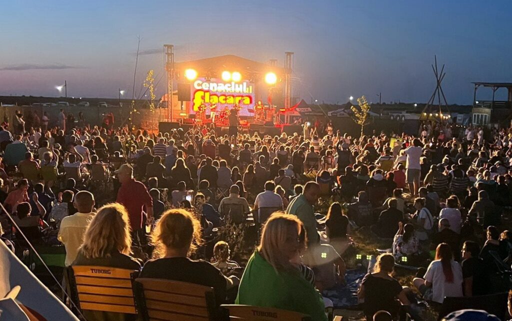 Cenaclul Flacăra cenzurat la Iași. Cine se te teme de Adrian Păunescu chiar și după ce acesta a murit