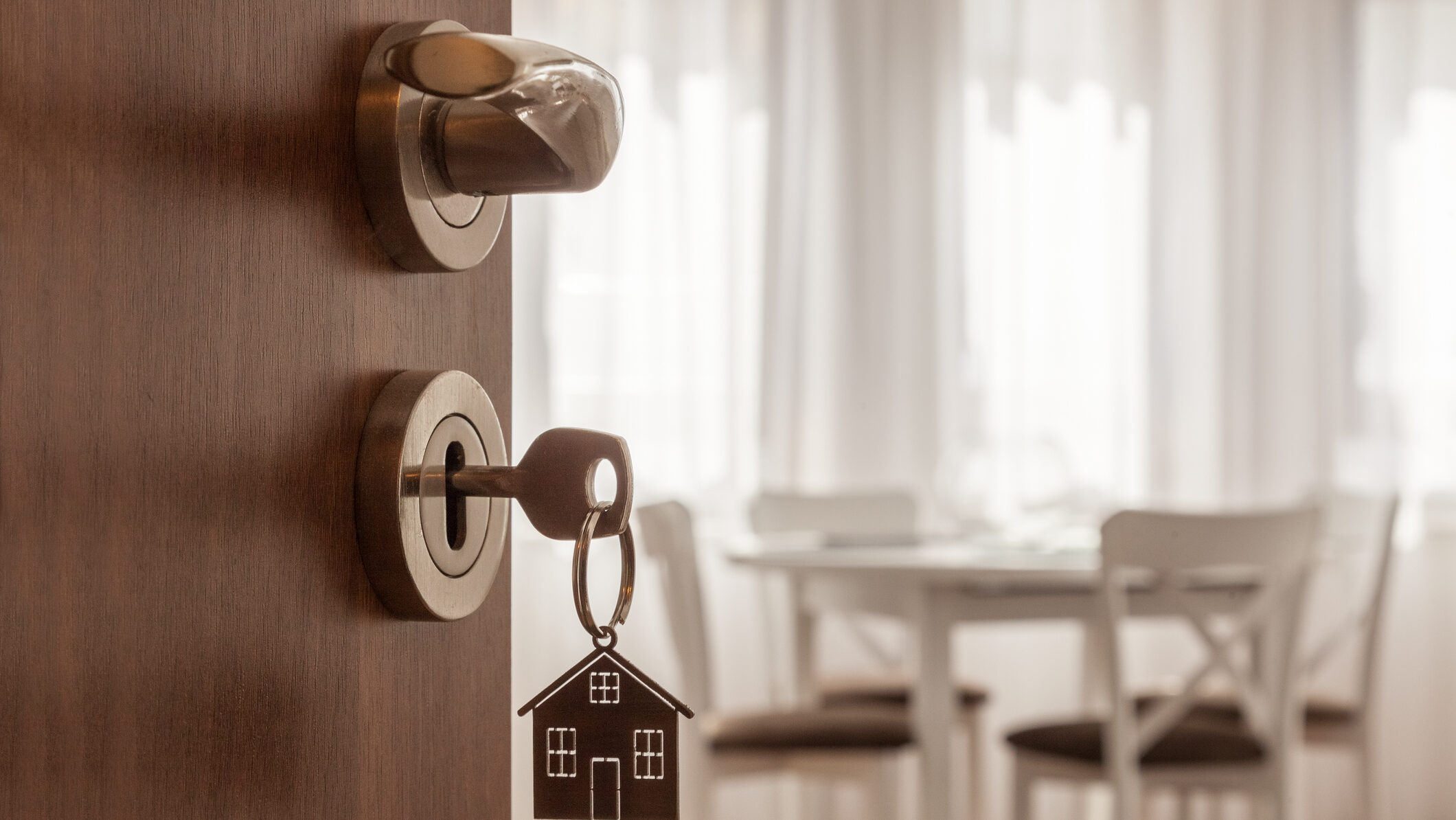 De ce nu se ieftinesc apartamentele în plină criză economică. Explicațiile din spatele fenomenului