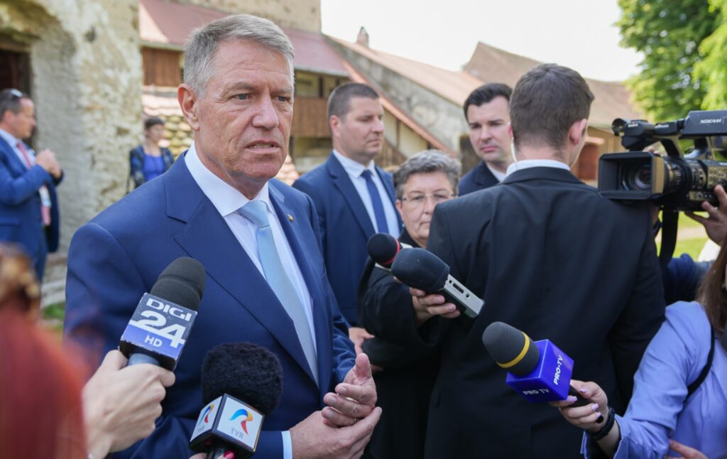 Încrederea românilor în președintele Iohannis s-a prăbușit. Cum stă la acest capitol alianța aflată la guvernare