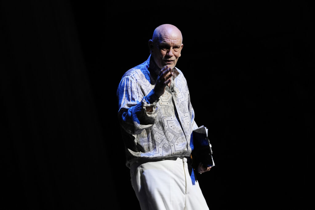 Spectacolul anului în România. Celebrul John Malkovich, pe scena Teatrului Național din Timișoara