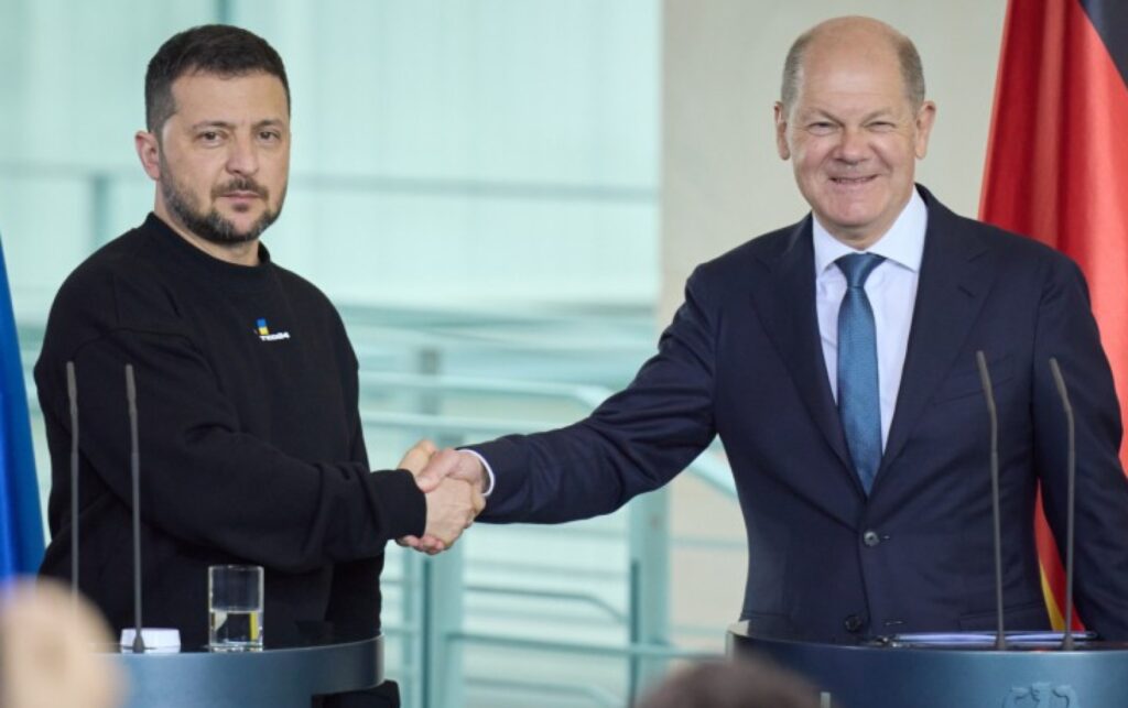 Volodimir Zelenski cere ajutorul Germaniei pentru a obține avioane de luptă. Liderul de la Kiev susține că nu va ataca Rusia