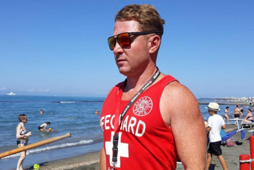 Alin Stoian, „îngerul mării”. Tânărul a salvat trei tineri de la înec în Italia