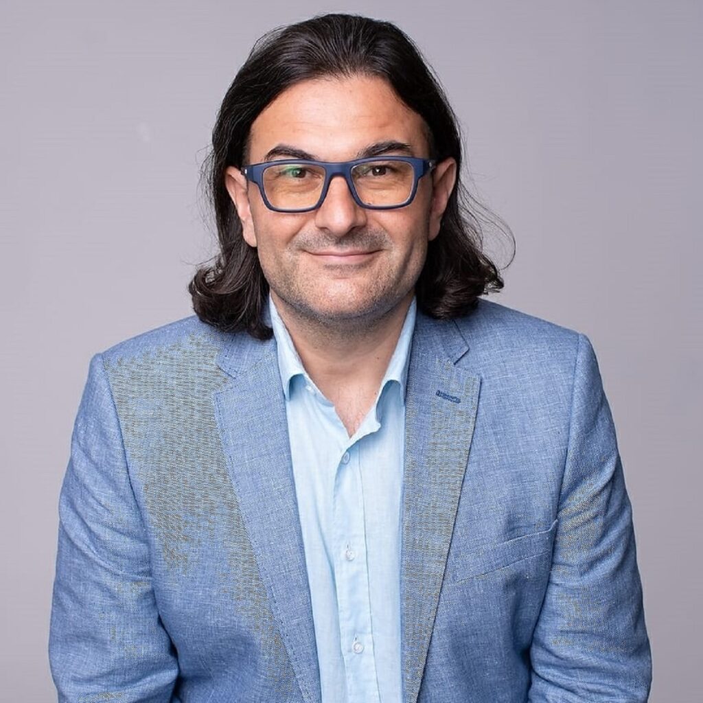 Manevra prin care a fost demis Dan Podaru, prodecanul Facultății de Jurnalism