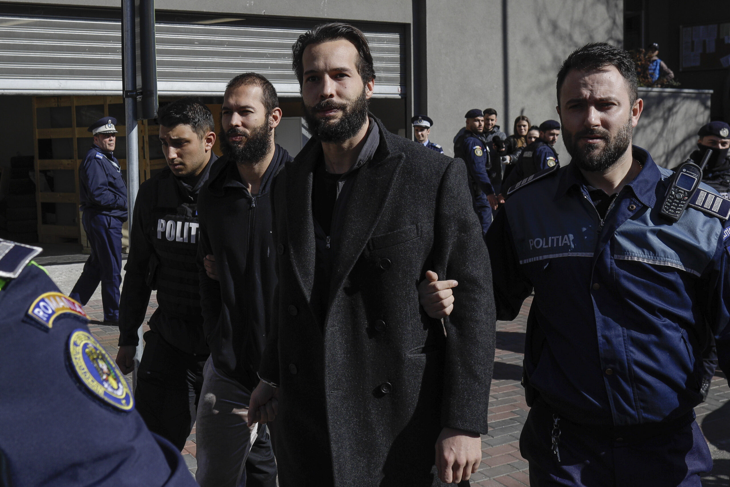 Frații Tate, în mijlocul unui scandal de susținere a nazismului în SUA