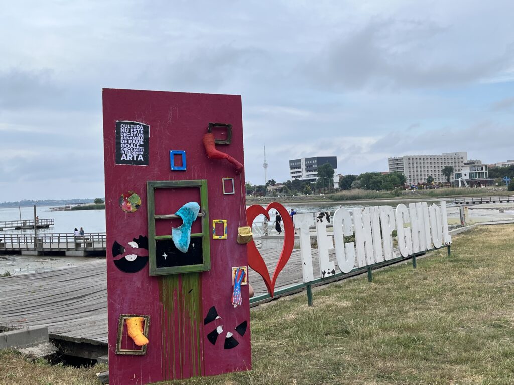 Techirghiol și arta de a spune povești! Stațiunea balneară de la malul mării înflorește