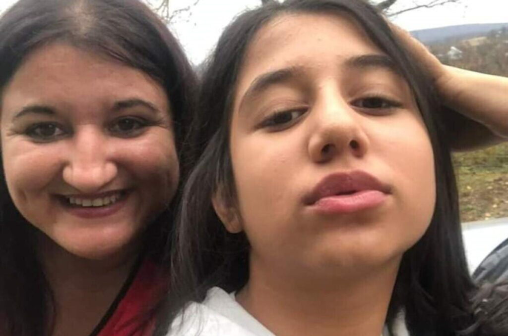 De ce au eliberat-o procurorii pe mama fetei din Sectorul 4. Dialogul halucinant dintre femeie și un coleg al acesteia: „Tu nu plângi după fata ta, ați omorât-o”