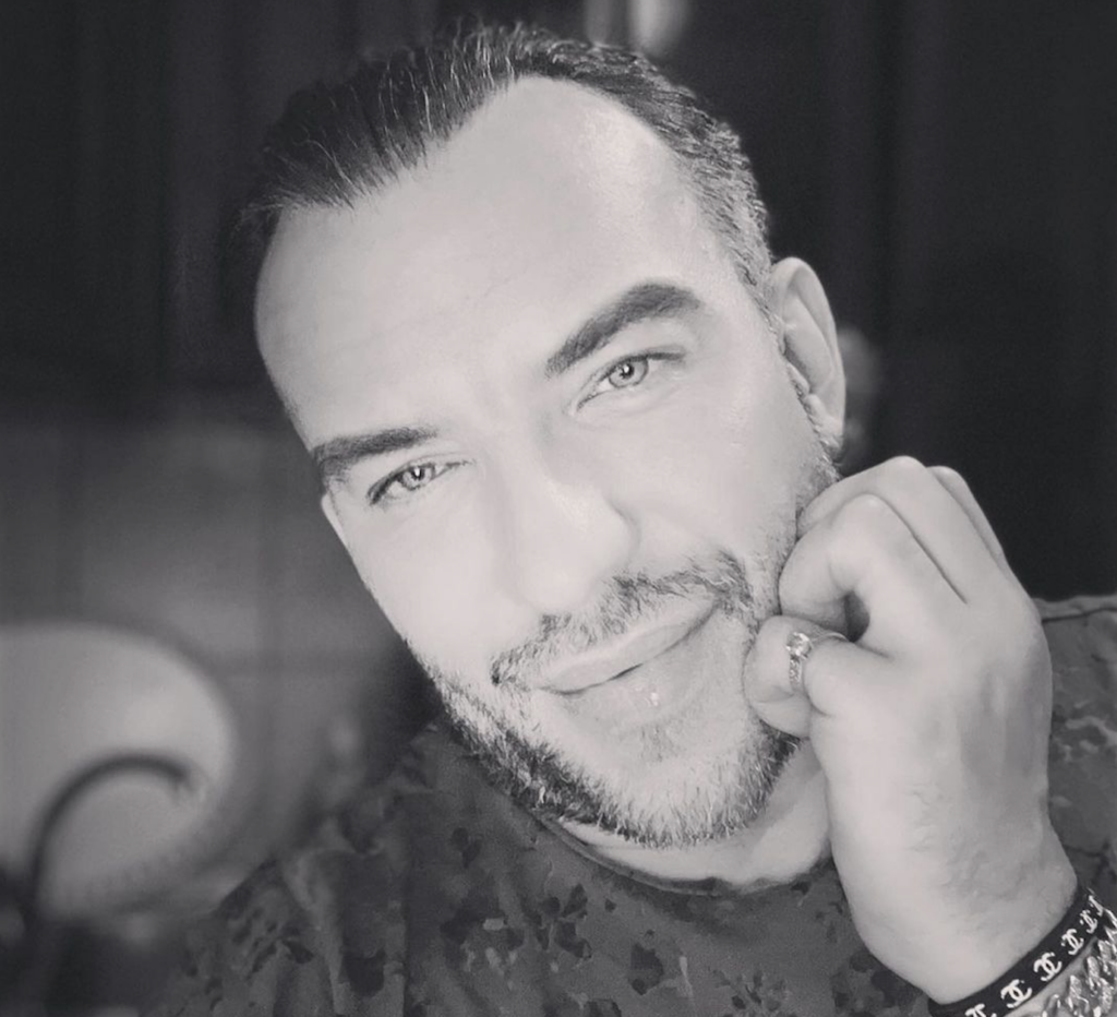 Cum va fi transportată cenușa designerului Stephan Pelger în Germania, Procedura companiei aviatice Tarom