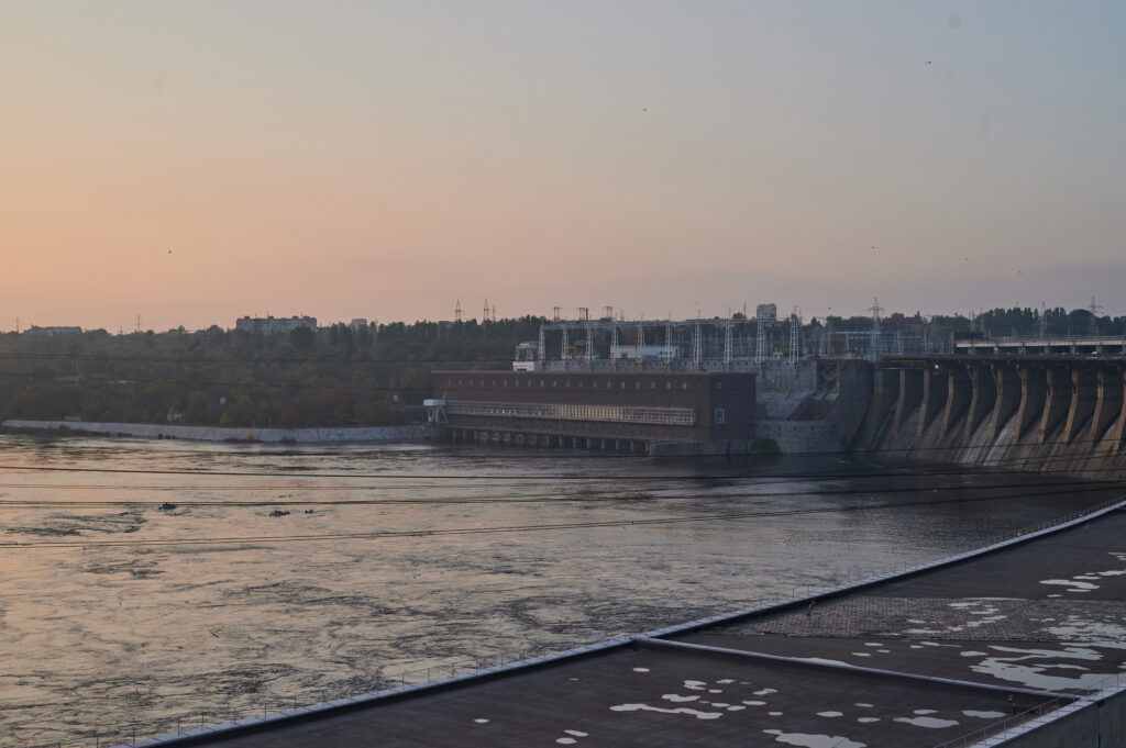 Prăbușirea barajului de pe Nipru afectează grav alimentarea cu apă. Crimeea are deja probleme