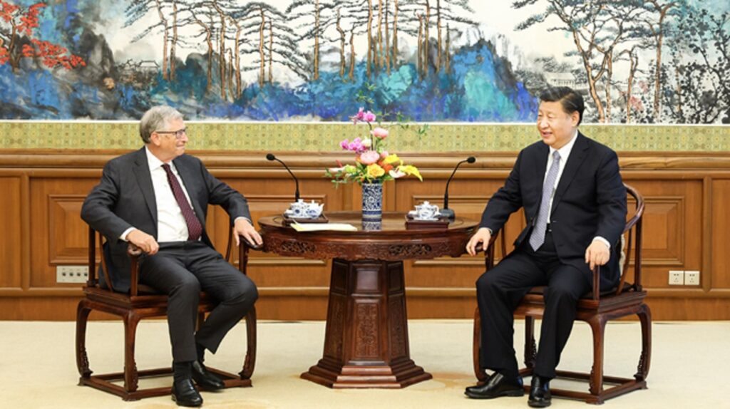 Bill Gates „vechi prieten” cu Xi Jinping. Magnatul, primit cu onoruri de liderul Partidului Comunist Chinez