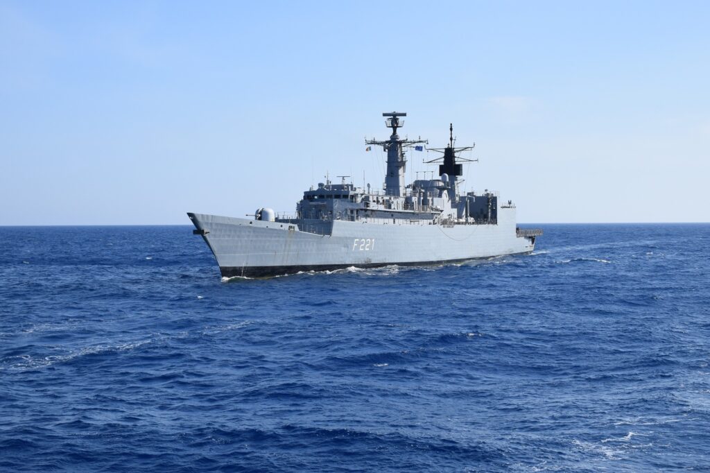 Marina Militară va cumpăra cea mai puternică rachetă din lume. Pe lista achizițiile mai sunt nave, elicoptere și submarine