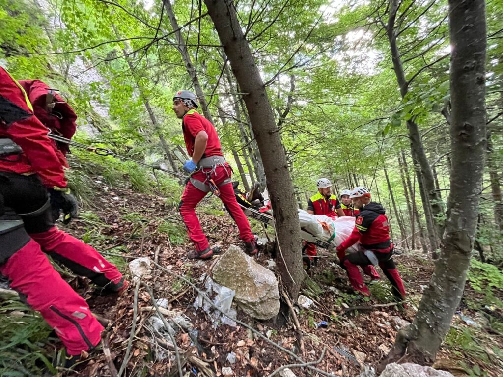Un celebru milionar a murit la Sinaia, după ce a căzut de la Cota 1400. A vrut să își facă o poză în vârful muntelui