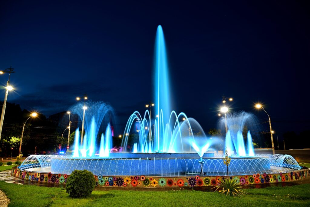 Fântâna Florilor din Sectorul 4 a devenit Fântâna Speranței pentru copiii care se luptă cu una dintre cele mai dure boli rare, Boala Batten