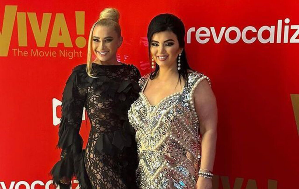 Anamaria Prodan și Adriana Bahmuțeanu au făcut senzație la o petrecere de fițe. Și-au făcut o intrare memorabilă, coborând din dric