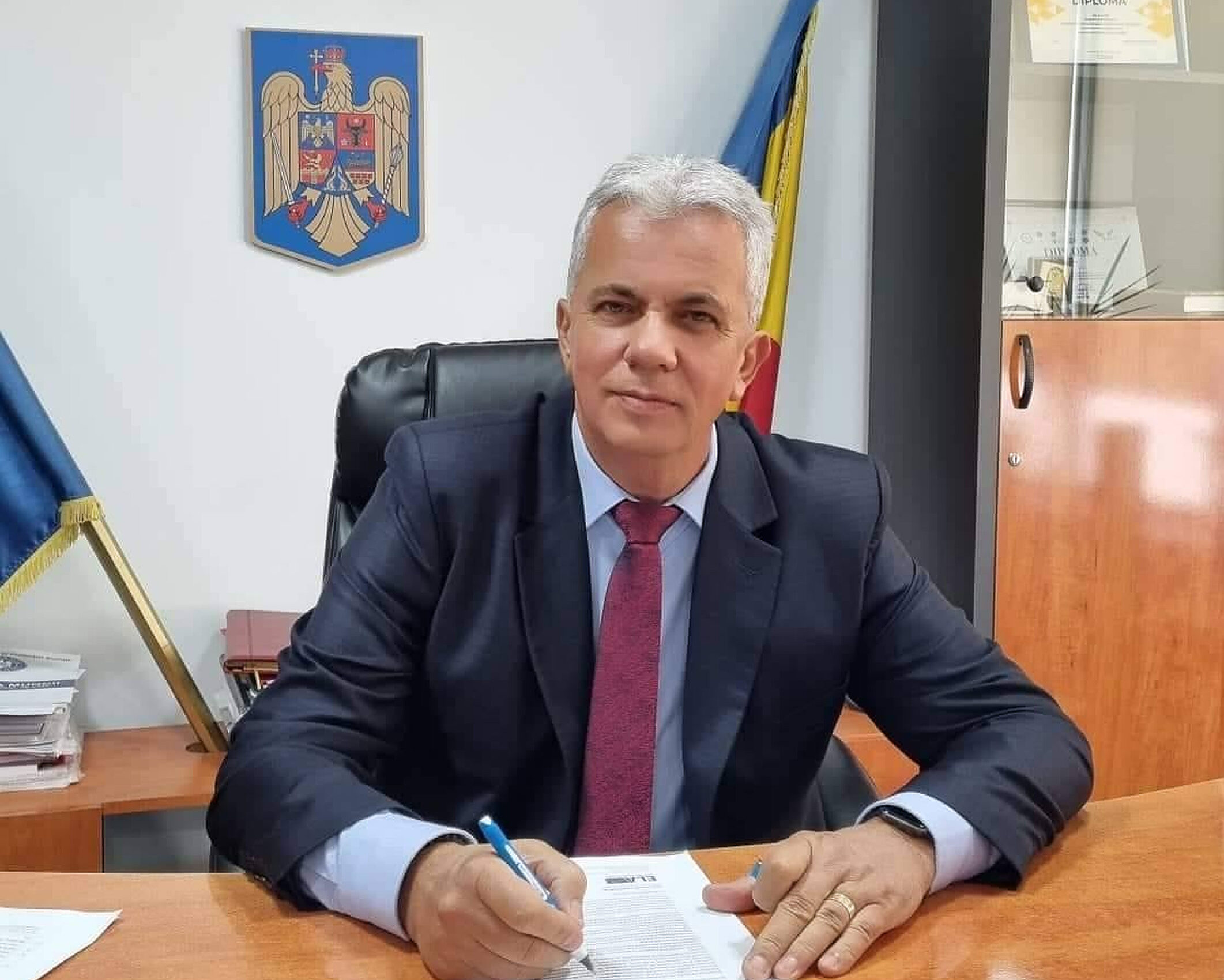 Dantes Bratu, în centrul unor noi controverse după revenirea la Inspecția Muncii. Imagini cu pungi și cutii duse la mașina de serviciu