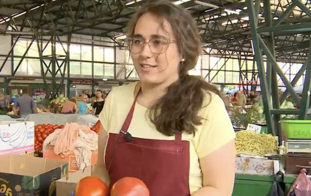 Diana, tânăra care a fost admisă la toate facultățile de medicină din țară. Până va trata bolnavi, vinde roșii în piață