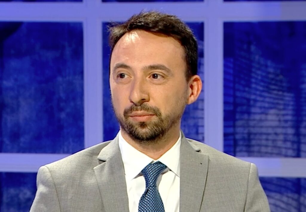 Studenții de la Jurnalism îl susțin pe  Antonio Amuza: Apartenența la SRI nu este un fapt de condamnat