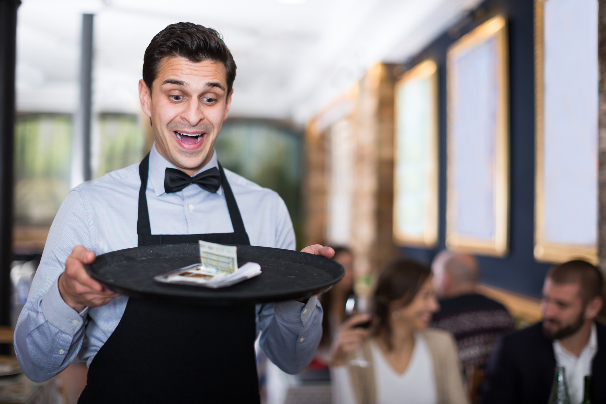 Bacșișul în restaurante: câți bani se dau în fiecare țară