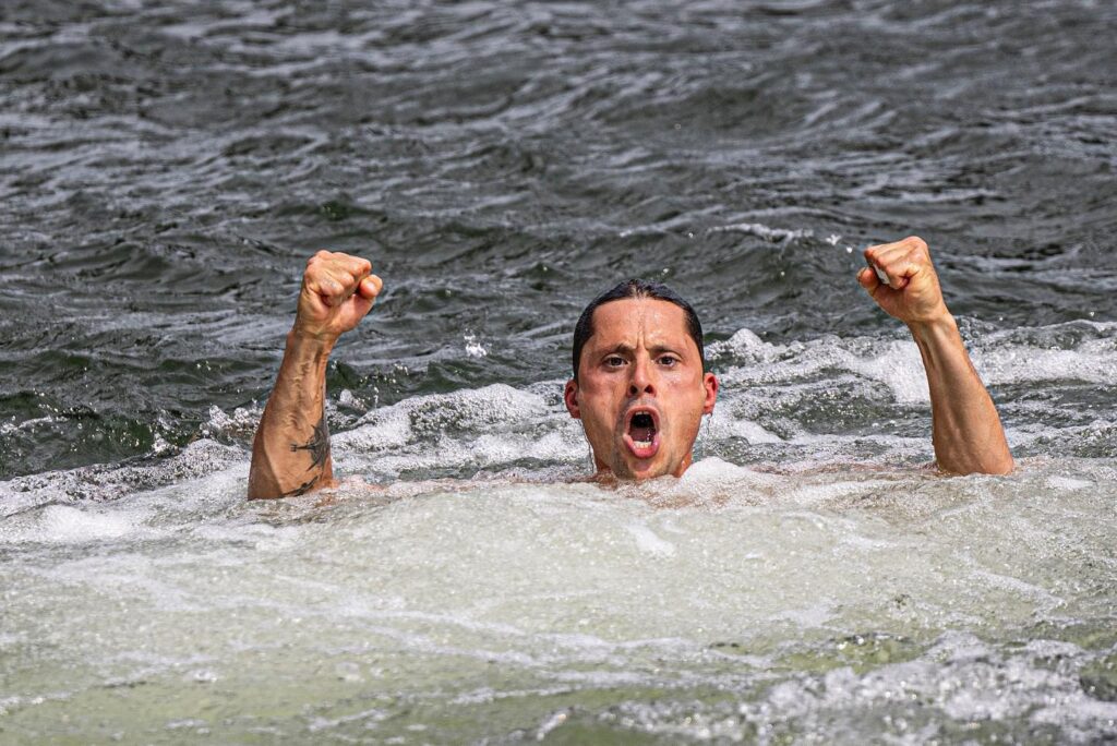 Campionatele Mondiale de nataţie 2023. Popovici şi Preda, în fruntea clasamentului