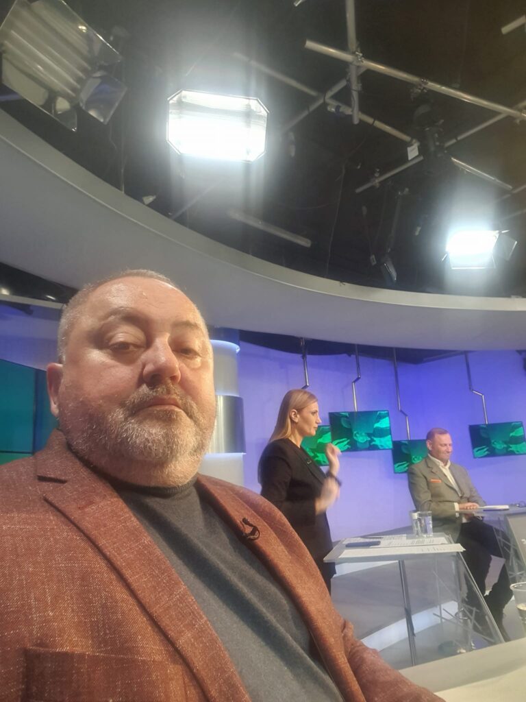 Revoltat de emisiunea Inchiziției de la Realitatea Plus, un jurnalist renunță la colaborare