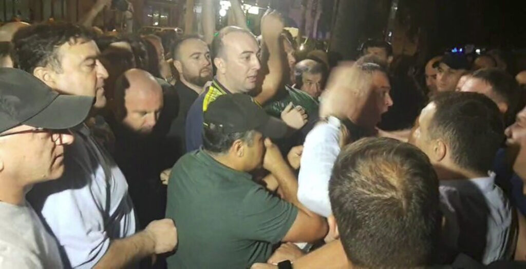 Georgienii nu vor turişti ruşi la Batumi. Poliţia a reţinut câţiva protestatari