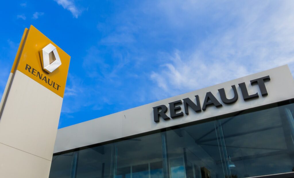 Renault va produce un nou motor electric cu piese chinezești
