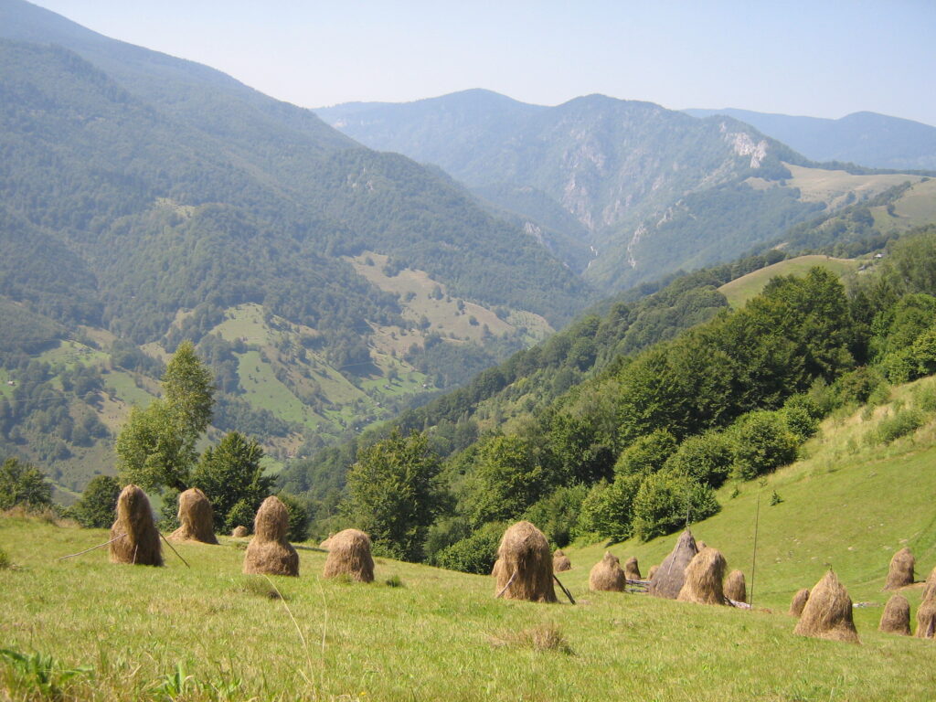 Stațiunea din România care rivalizează cu Alpii. Drumeții și trasee superbe